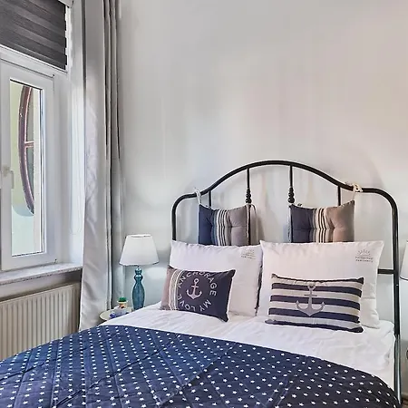 Golden Hour Apartments- Marynarzy 1 Lägenhet