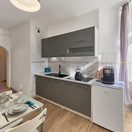 Golden Hour Apartments- Marynarzy 3